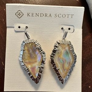 Kendra Scott Tessa Silver Drop Earrings Silver Iridescent * NWT